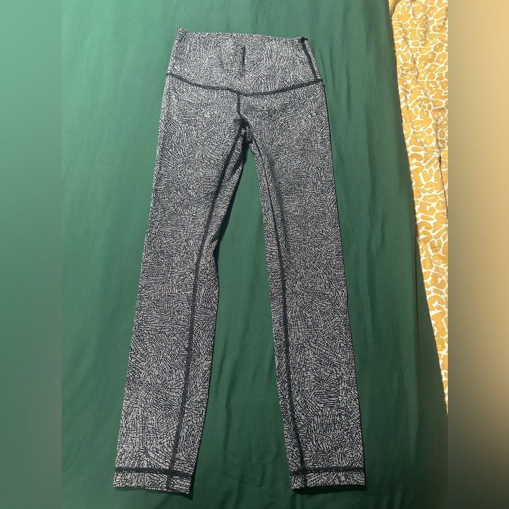 EUC! Size 4- more like a 2 Lululemon leggings!